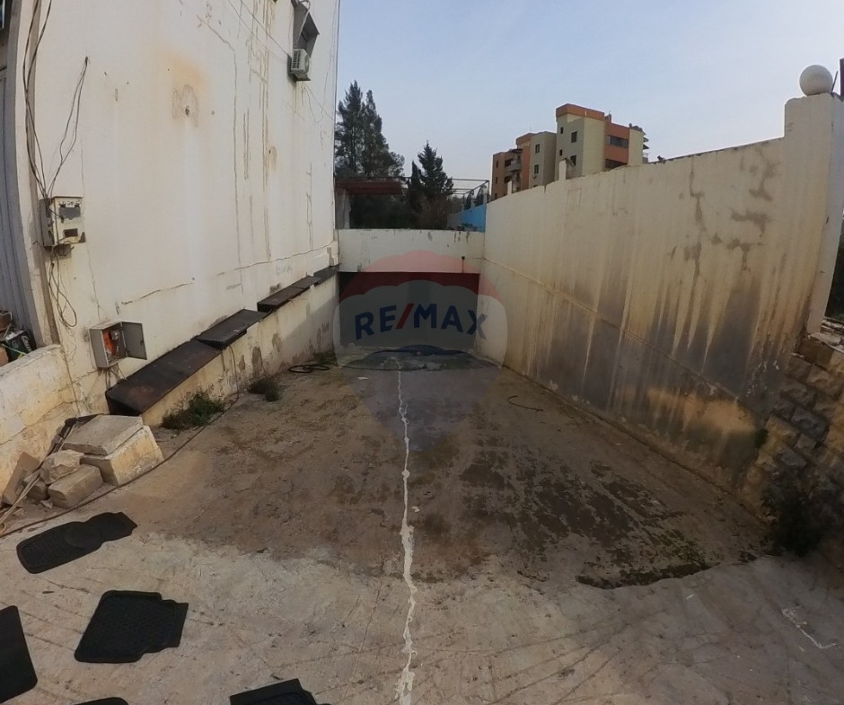 R9-3104 Warehouse for Sale in Abu Samra – Sekeh Bayda Tripoli مستودع للبيع في أبو سمرا سكة بيضا طرابلس (549 m²) — Photo 2 of 9