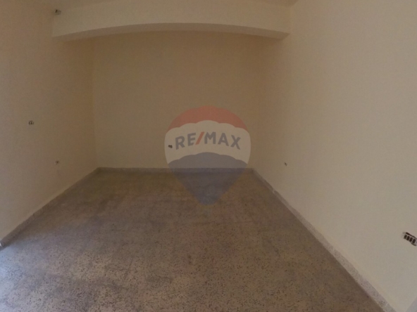 R9-3061 Apartment for Sale in Azmi Street – Tripoli شقة للبيع في شارع عزمي طرابلس (265 m² + Roof) — Photo 4 of 11