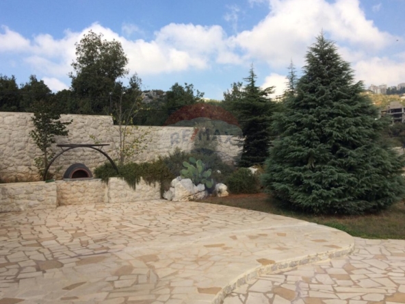 R9-3063 Villa for Sale in Ajaltoun – Keserwan فيلا للبيع في عجلتون كسروان (2,300 m² Land, Expansion Potential) — Photo 4 of 18