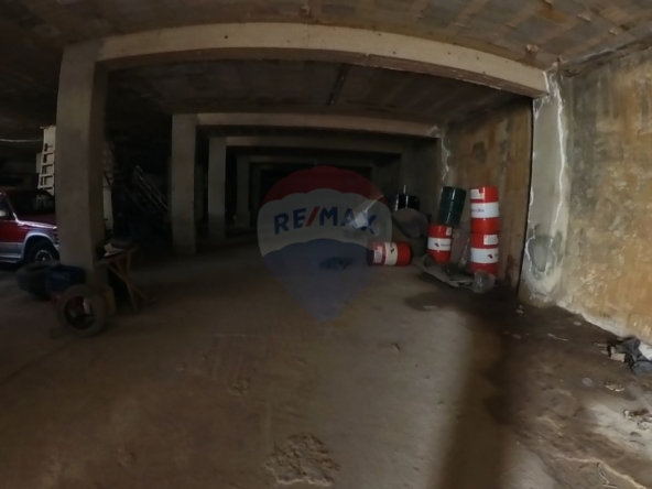 R9-3104 Warehouse for Sale in Abu Samra – Sekeh Bayda Tripoli مستودع للبيع في أبو سمرا سكة بيضا طرابلس (549 m²) — Photo 3 of 9