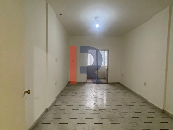 R9-3108 Office for Sale in Horriyeh Street – Tripoli مكتب للبيع في شارع الحرية طرابلس — Photo 4 of 5