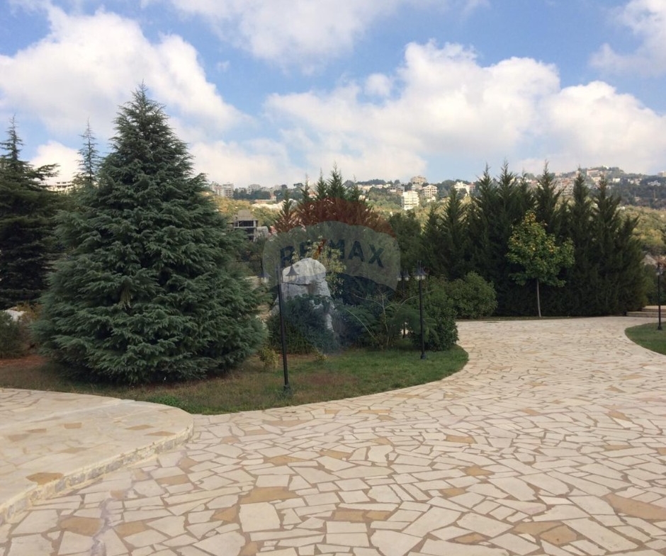 R9-3063 Villa for Sale in Ajaltoun – Keserwan فيلا للبيع في عجلتون كسروان (2,300 m² Land, Expansion Potential) — Photo 5 of 18