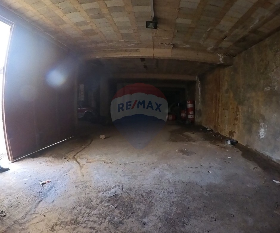 R9-3104 Warehouse for Sale in Abu Samra – Sekeh Bayda Tripoli مستودع للبيع في أبو سمرا سكة بيضا طرابلس (549 m²) — Photo 4 of 9