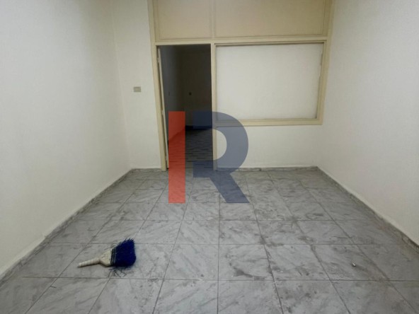 R9-3108 Office for Sale in Horriyeh Street – Tripoli مكتب للبيع في شارع الحرية طرابلس — Photo 5 of 5