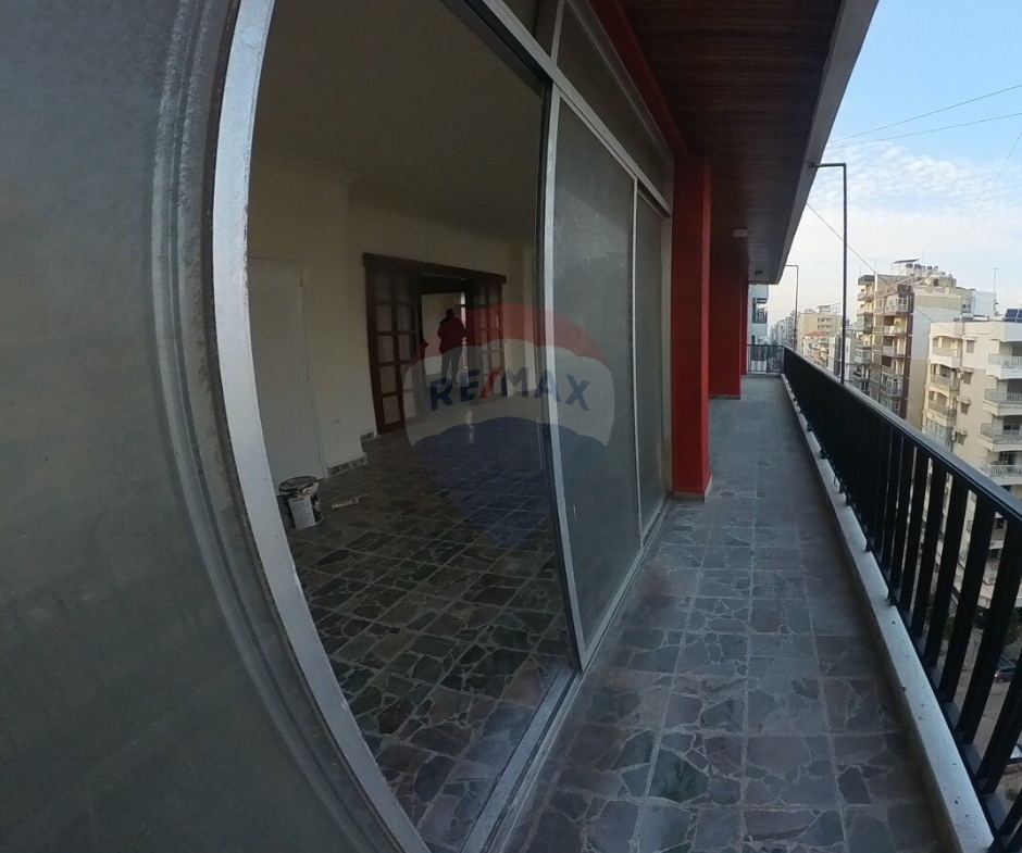 R9-3061 Apartment for Sale in Azmi Street – Tripoli شقة للبيع في شارع عزمي طرابلس (265 m² + Roof) — Photo 7 of 11