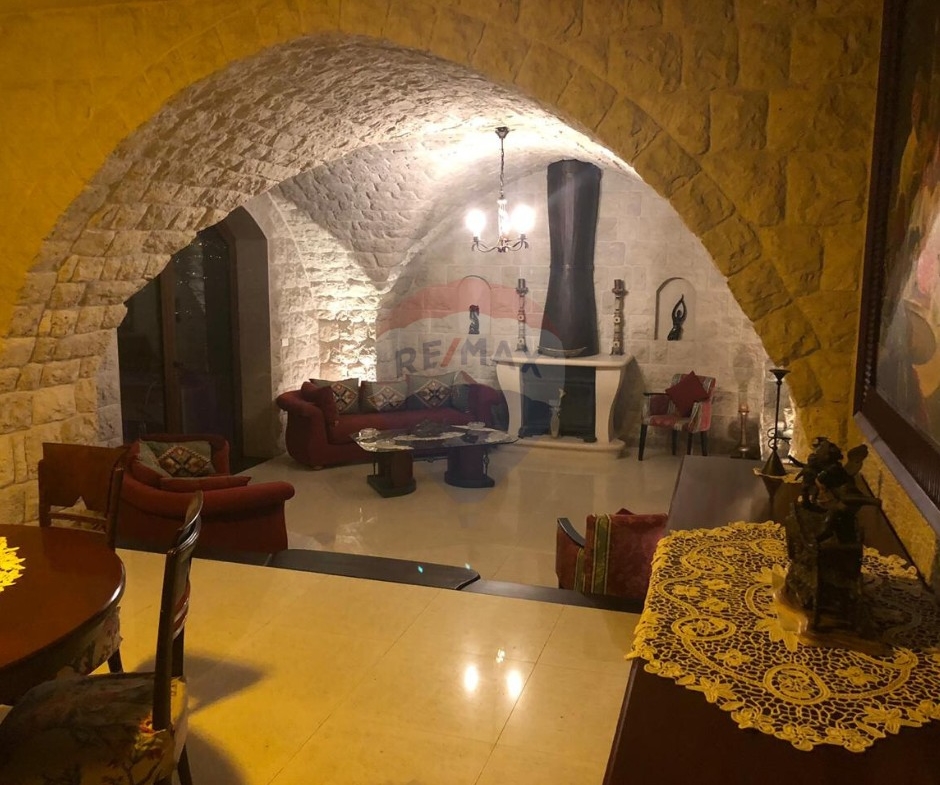 R9-3063 Villa for Sale in Ajaltoun – Keserwan فيلا للبيع في عجلتون كسروان (2,300 m² Land, Expansion Potential) — Photo 8 of 18