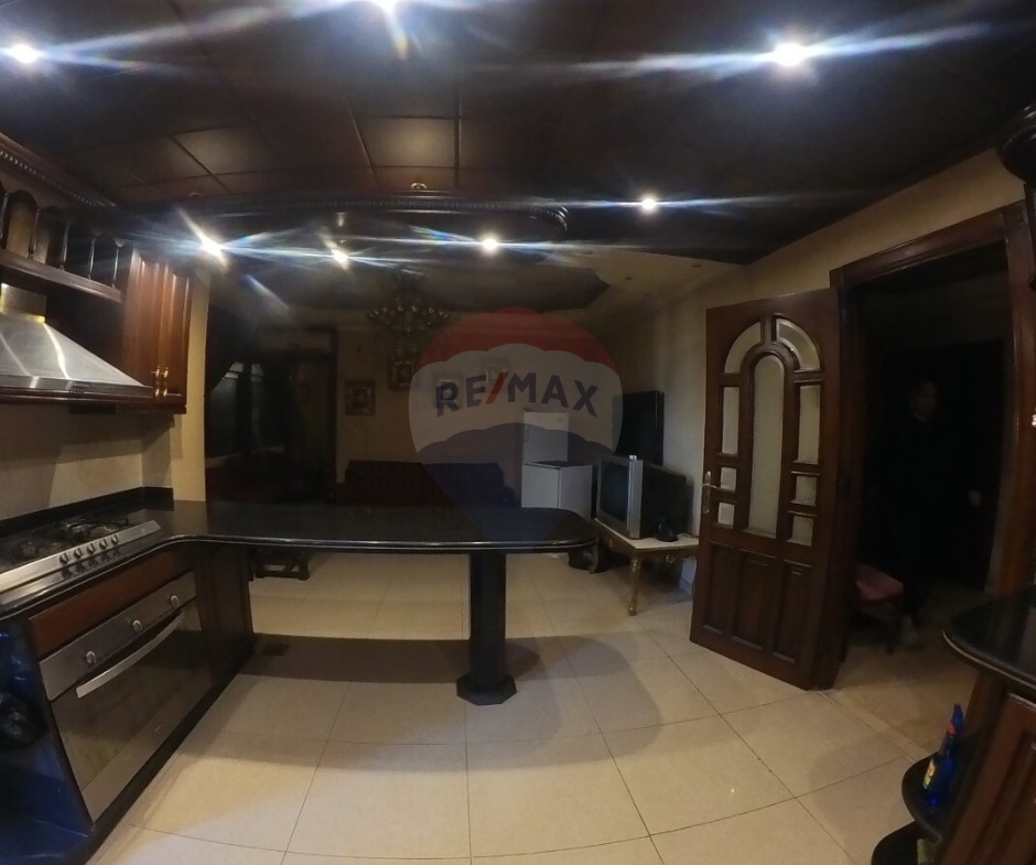 R9-3065 Apartment for Sale in Monla Street – Tripoli شقة للبيع في شارع منلا طرابلس — Photo 8 of 13