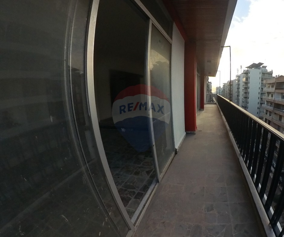R9-3061 Apartment for Sale in Azmi Street – Tripoli شقة للبيع في شارع عزمي طرابلس (265 m² + Roof) — Photo 9 of 11