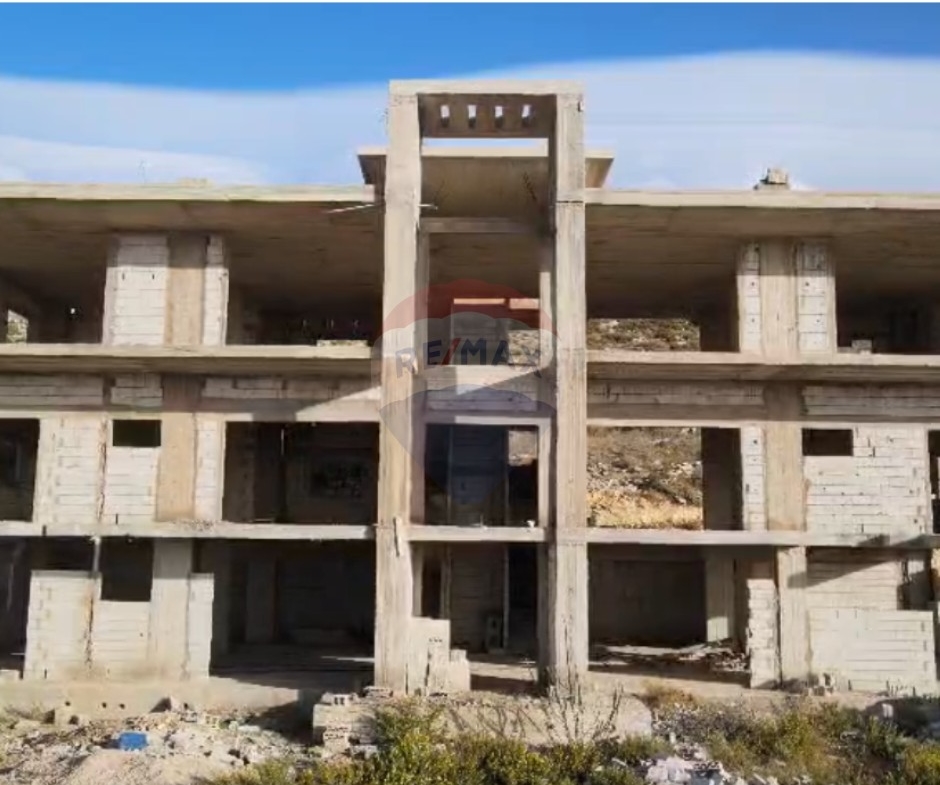 R9-3094 Land with Building Under Construction for Sale in Biqaa Sefrine أرض مع بناء قيد الإنشاء للبيع في بقاع صفرين — Photo 3 of 3
