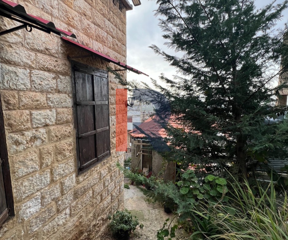 R9-3195 بيت قديم للبيع في كوسبا – الكورة (120 م²، مبني بالحجر، مجدد بالكامل) — الصورة 10 من 11