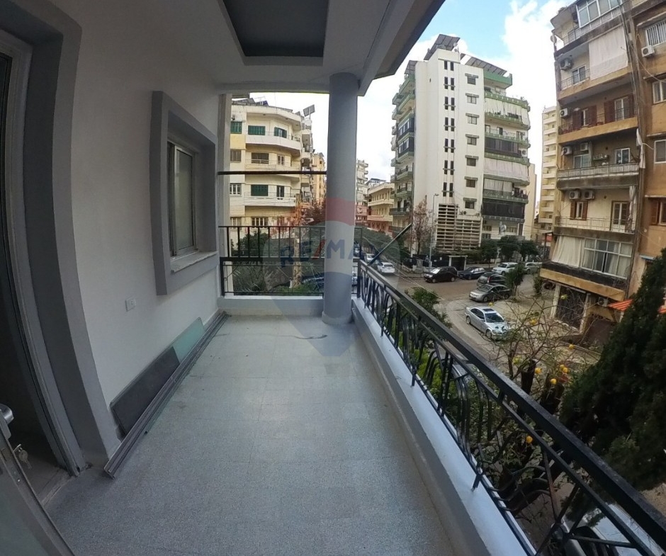 R9-3200 Apartment for Sale in Abou Samra – Shiraa Street شقة للبيع في أبو سمرا شارع الشراع — Photo 10 of 13
