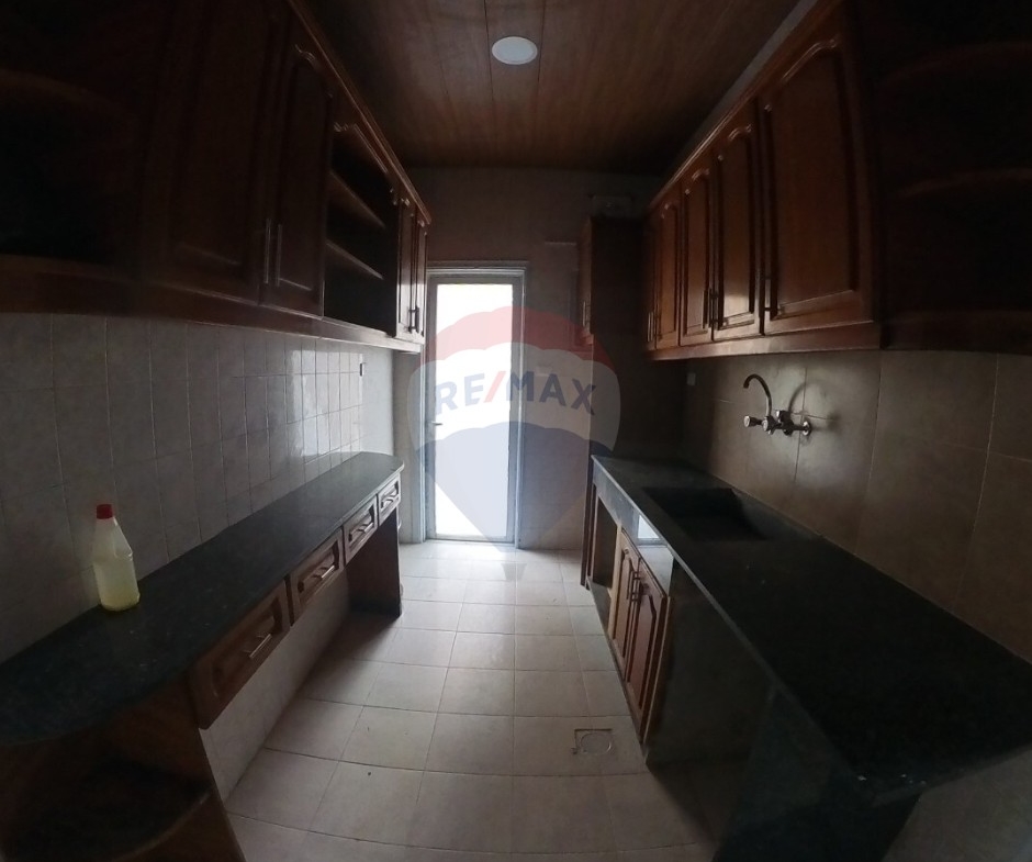 R9-3200 Apartment for Sale in Abou Samra – Shiraa Street شقة للبيع في أبو سمرا شارع الشراع — Photo 12 of 13