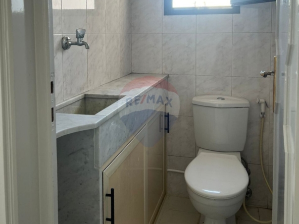 R9-3240 Office for Rent in Sahat Nour Tripoli – 80 m² SEO Title: مكتب للإيجار في ساحة النور طرابلس – 80 متر مربع — Photo 2 of 7