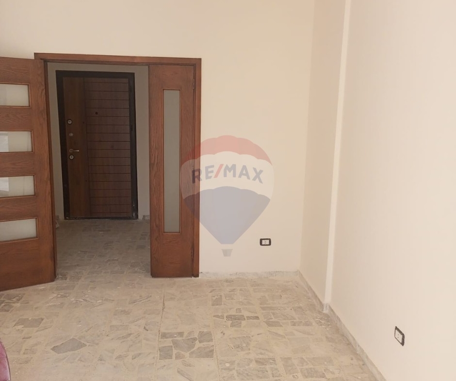 R9-3148 Apartment for Sale in Zahriyeh – Tripoli Near Azm University شقة للبيع في الزاهرية طرابلس — Photo 2 of 6