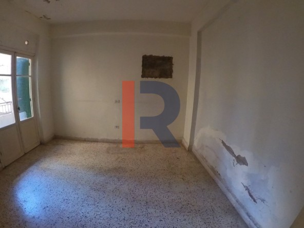 R9-3152 شقة للبيع في المئتين طرابلس — الصورة 2 من 10