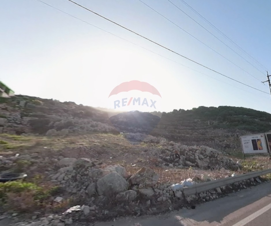R9-3135 Land for Sale in Rihani Village – Jezzine District, Mount Lebanon أرض للبيع في قرية الريحانية جبل لبنان — Photo 1 of 2