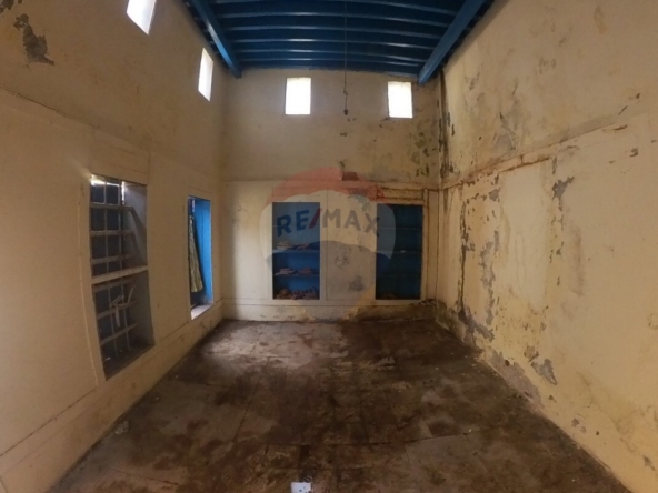 R9-3197 Old House for Sale in Tripoli Old City – Near Tripoli’s Castle بيت قديم للبيع في طرابلس القديمة بجوار القلعة — Photo 2 of 8