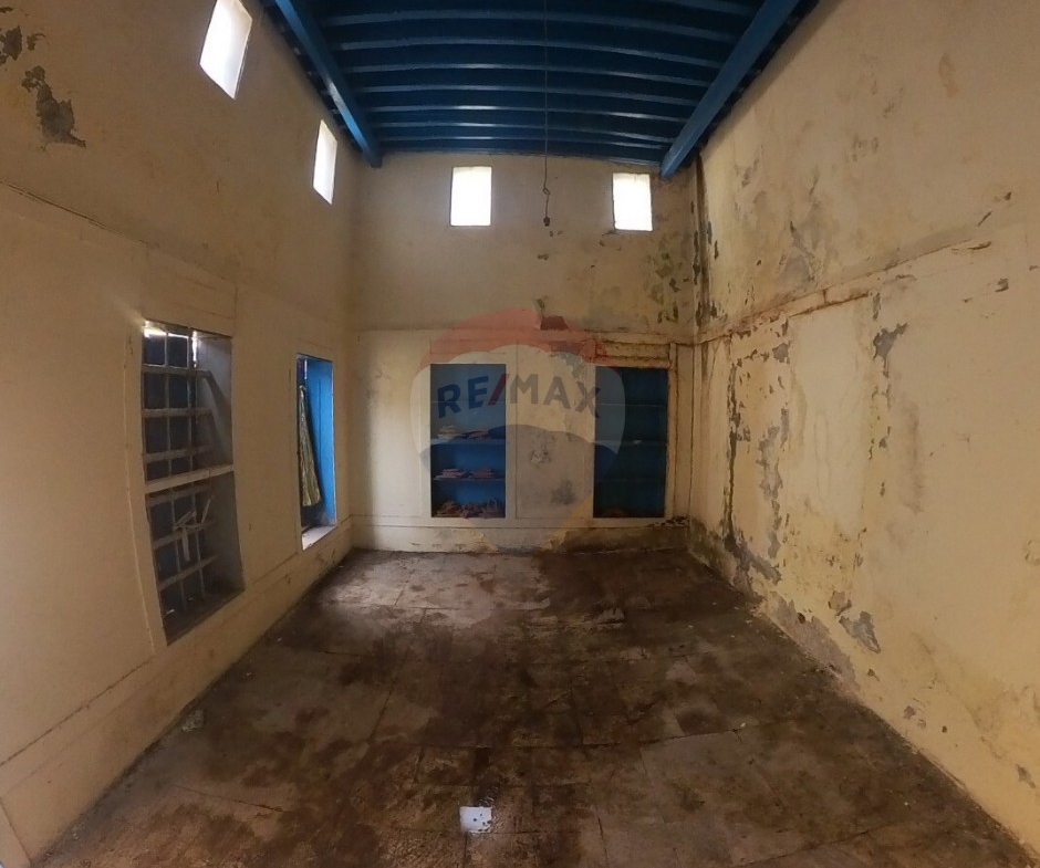 R9-3197 Old House for Sale in Tripoli Old City – Near Tripoli’s Castle بيت قديم للبيع في طرابلس القديمة بجوار القلعة — Photo 2 of 8