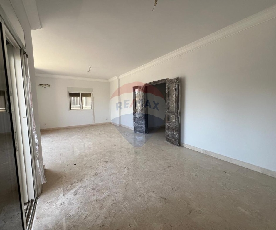 R9-3212 Apartment for Rent in Boulevard Salam – Tripoli شقة للإيجار في بوليفار السلام طرابلس — Photo 2 of 12