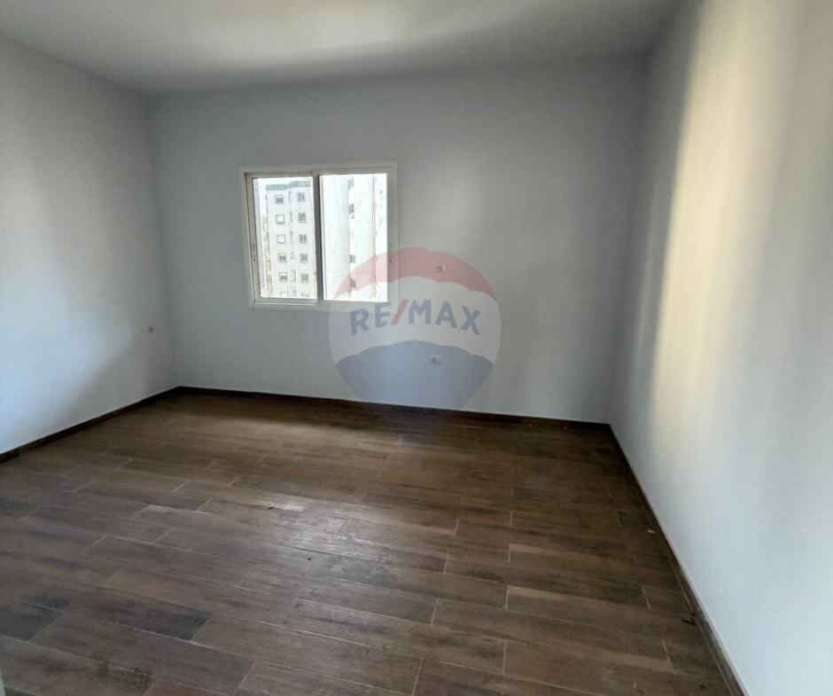 R9-3215 Apartment for Sale in Abou Samra – Outour Tripoli شقة للبيع في أبو سمرا العطور — Photo 2 of 9