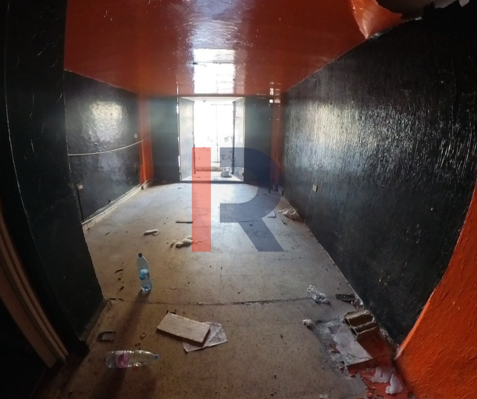 R9-3150 Shop for Sale in Abu Samra – Manar Corner, Tripoli محل للبيع في أبو سمرا طرابلس — Photo 3 of 4