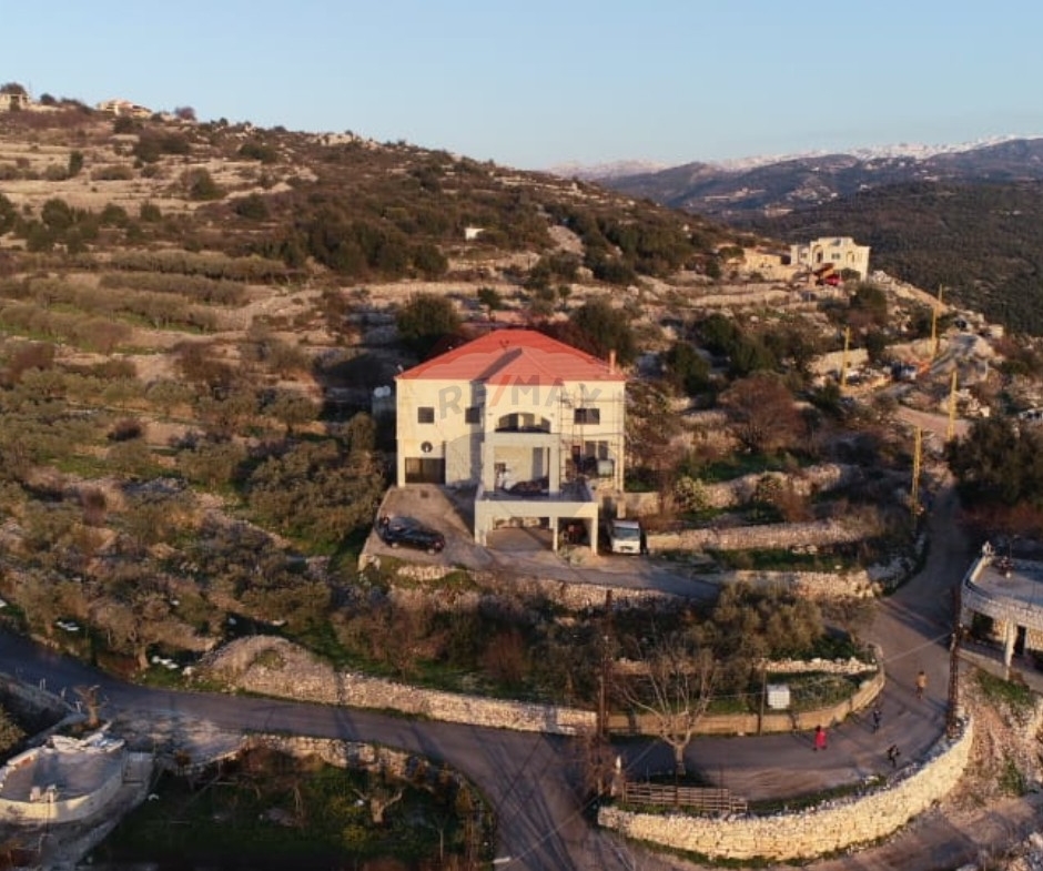 R9-3159 Villa for Sale in Mehmarch – Batroun District فيلا للبيع في محمرش البترون — Photo 3 of 3