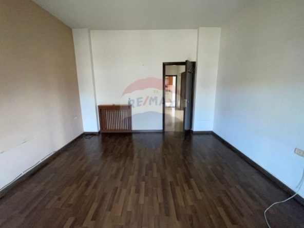 R9-3180 Apartment for Rent in Condor Street – Tripoli شقة للإيجار في شارع الكوندور طرابلس — Photo 3 of 7