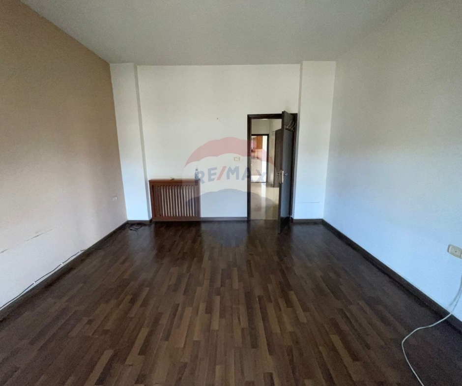 R9-3180 Apartment for Rent in Condor Street – Tripoli شقة للإيجار في شارع الكوندور طرابلس — Photo 3 of 7