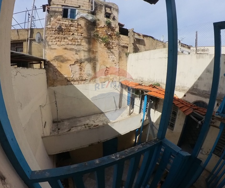 R9-3197 Old House for Sale in Tripoli Old City – Near Tripoli’s Castle بيت قديم للبيع في طرابلس القديمة بجوار القلعة — Photo 3 of 8