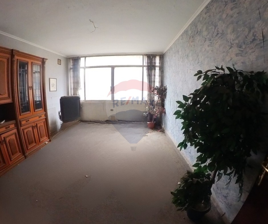 R9-3211 Office for Rent in Horiya Street – Tripoli مكتب للإيجار في شارع الحرية طرابلس — Photo 3 of 5