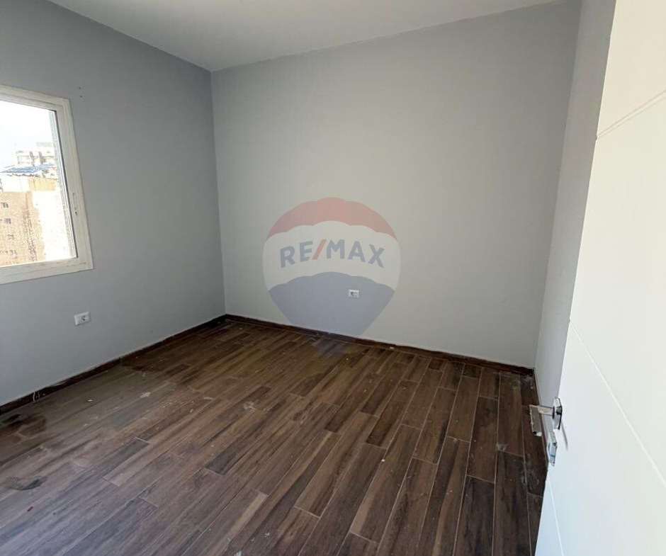 R9-3215 Apartment for Sale in Abou Samra – Outour Tripoli شقة للبيع في أبو سمرا العطور — Photo 3 of 9