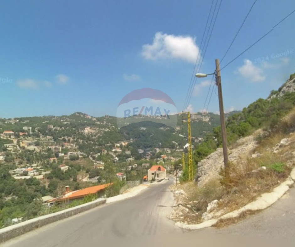 R9-3225 Land for Sale in Al Shouweir – Metn أرض للبيع في الشوير المتن (990 m² Residential) — Photo 2 of 3