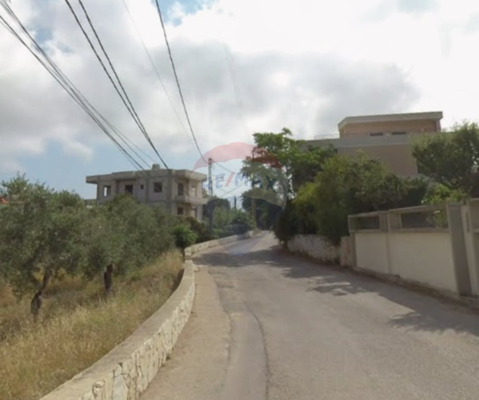 R9-3232 Land for Sale in Qalhat Koura – 588 m² أرض للبيع في قلحات الكورة – 588 متر مربع — Photo 2 of 3