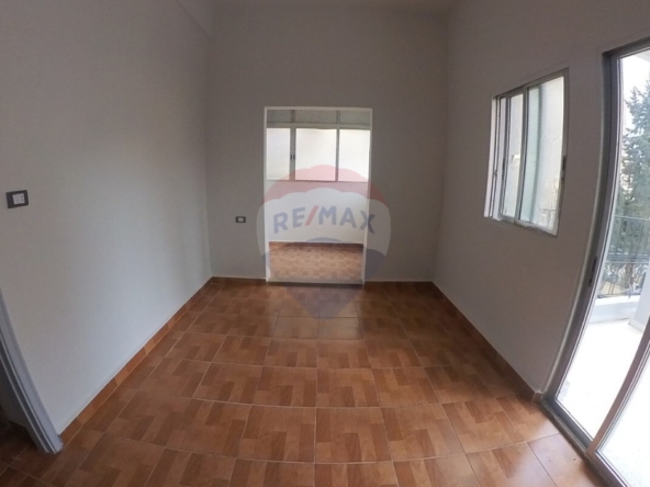R9-3200 Apartment for Sale in Abou Samra – Shiraa Street شقة للبيع في أبو سمرا شارع الشراع — Photo 3 of 13