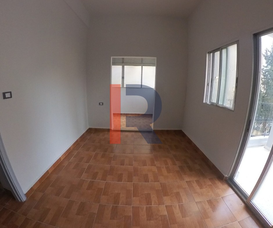 R9-3200 Apartment for Sale in Abou Samra – Shiraa Street شقة للبيع في أبو سمرا شارع الشراع — Photo 3 of 13