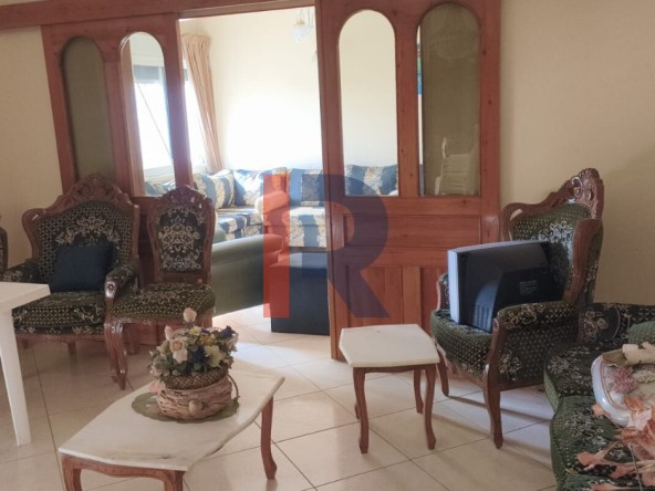 R9-3217 مبنى كامل للبيع في علما – زغرتا  (2444 م²، 3 طوابق، 5 شقق، 8 محلات) — الصورة 3 من 10
