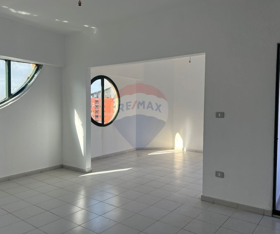 R9-3240 Office for Rent in Sahat Nour Tripoli – 80 m² SEO Title: مكتب للإيجار في ساحة النور طرابلس – 80 متر مربع — Photo 4 of 7