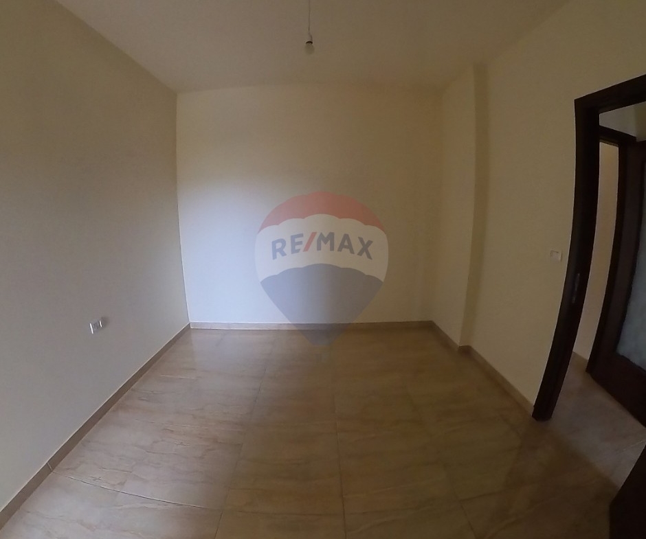 R9-3140 Apartment for Sale in Btouratij – Koura شقة للبيع في بتوراتيج الكورة — Photo 5 of 9
