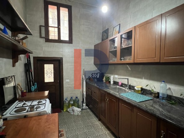 R9-3195 بيت قديم للبيع في كوسبا – الكورة (120 م²، مبني بالحجر، مجدد بالكامل) — الصورة 5 من 11
