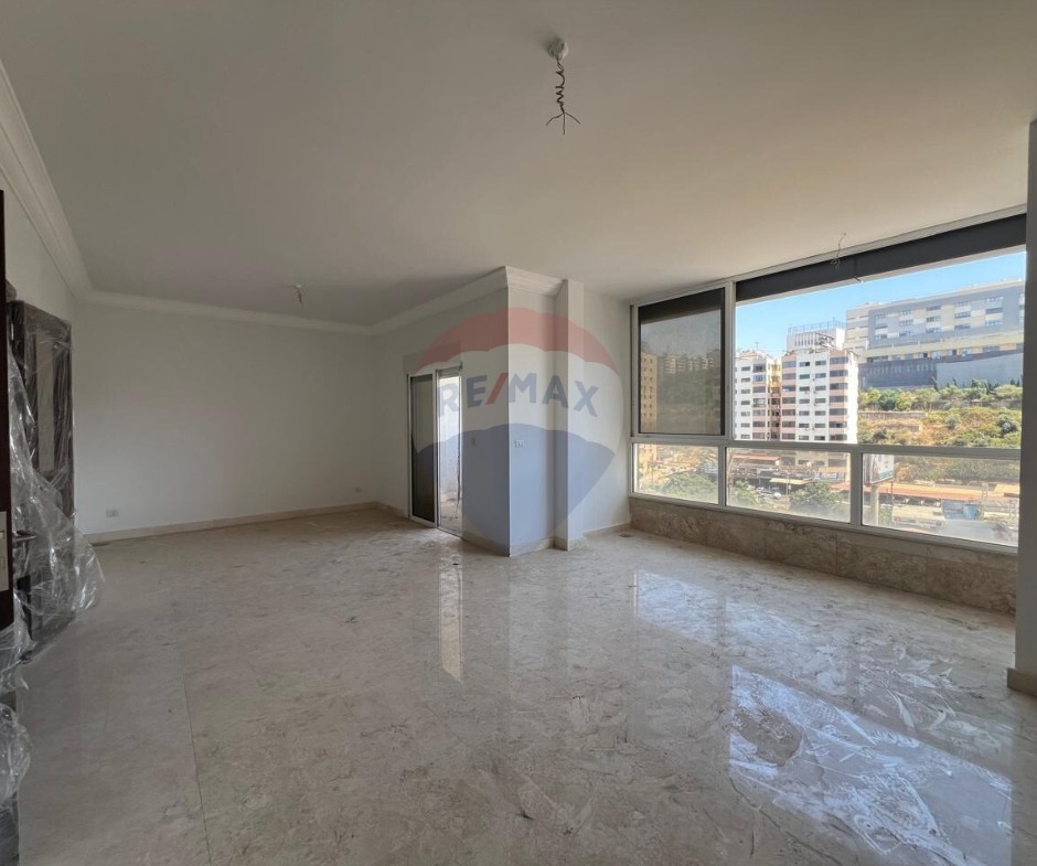 R9-3212 Apartment for Rent in Boulevard Salam – Tripoli شقة للإيجار في بوليفار السلام طرابلس — Photo 6 of 12