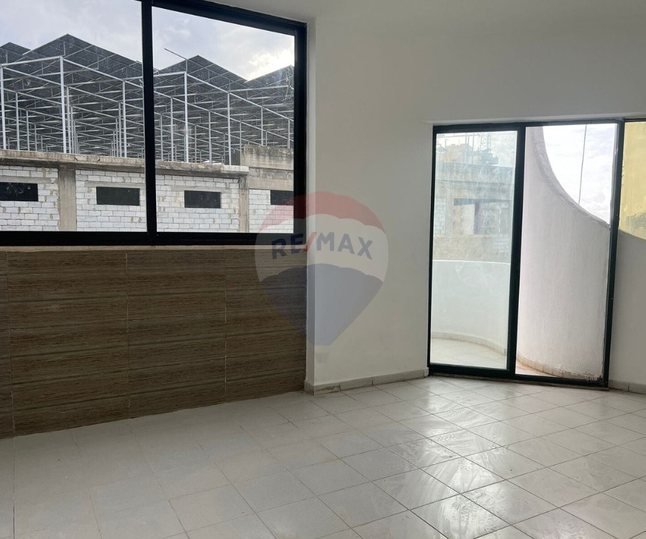 R9-3240 Office for Rent in Sahat Nour Tripoli – 80 m² SEO Title: مكتب للإيجار في ساحة النور طرابلس – 80 متر مربع — Photo 6 of 7