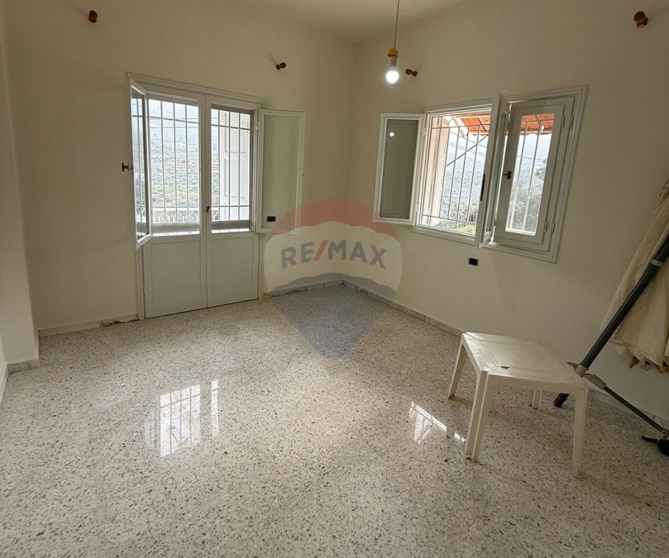 R9-3141 Apartment for Sale in Kfarhata Main Road – Zgharta شقة للبيع في كفرحاتا زغرتا — Photo 7 of 14