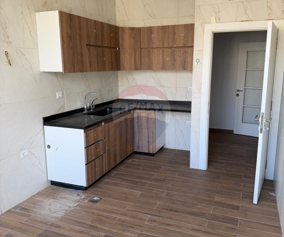 R9-3215 Apartment for Sale in Abou Samra – Outour Tripoli شقة للبيع في أبو سمرا العطور — Photo 7 of 9