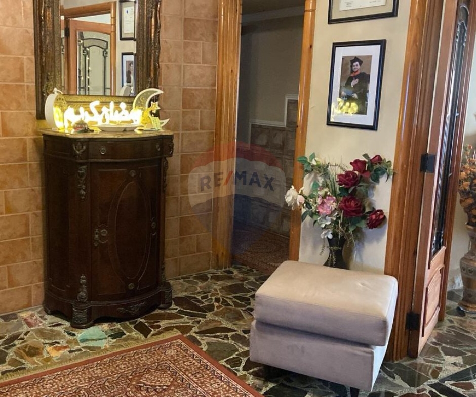 R9-3234 Apartment for Sale in Haram Street Abou Samra Tripoli شقة للبيع في شارع الحرم أبو سمرا طرابلس — Photo 7 of 7