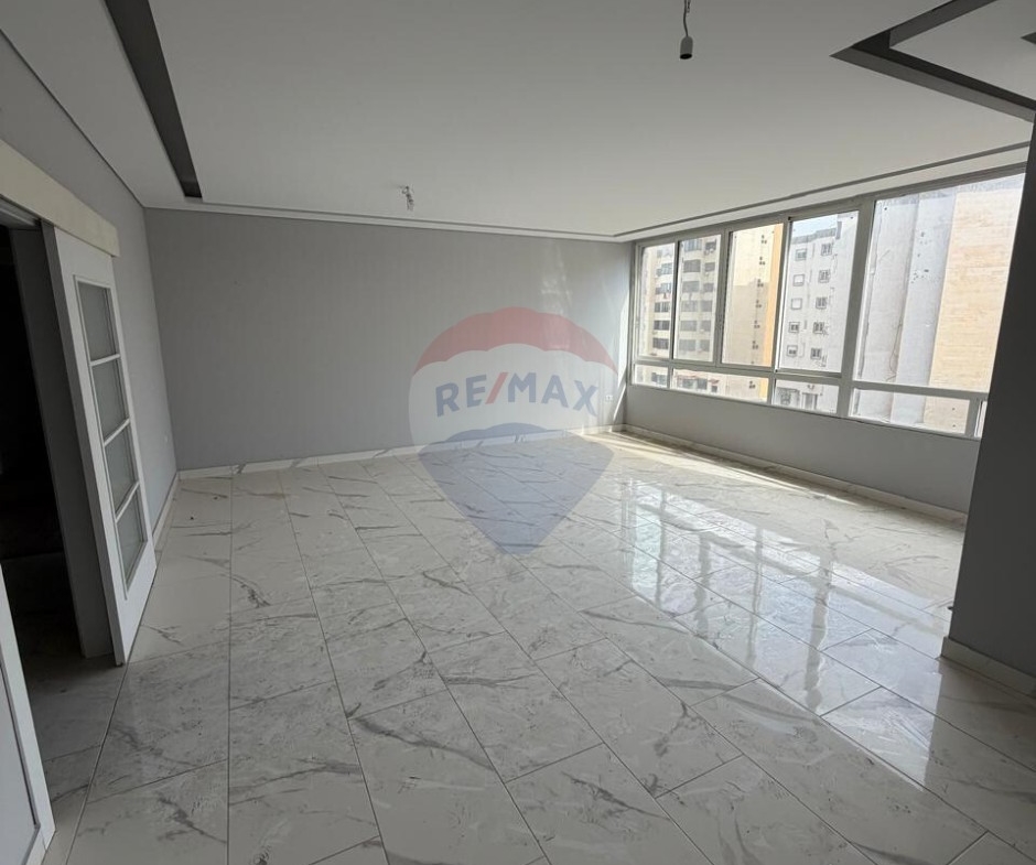 R9-3215 Apartment for Sale in Abou Samra – Outour Tripoli شقة للبيع في أبو سمرا العطور — Photo 8 of 9