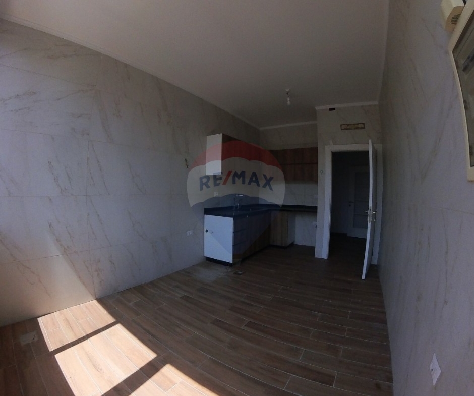 R9-3245 Apartment for Sale in Abou Samra Outour Tripoli – 190 m² شقة للبيع في أبو سمرا أوتوستراد طرابلس – 190 متر مربع — Photo 8 of 12