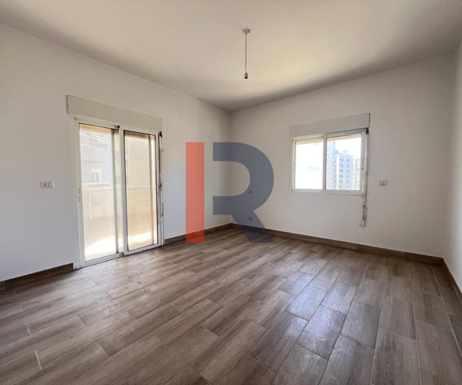 R9-3212 Apartment for Rent in Boulevard Salam – Tripoli شقة للإيجار في بوليفار السلام طرابلس — Photo 9 of 12