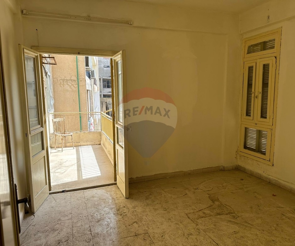 R9-3281 Apartment for Sale in Azmi Tripoli – 207 m² شقة للبيع في عزمي طرابلس – 207 متر مربع — Photo 10 of 12