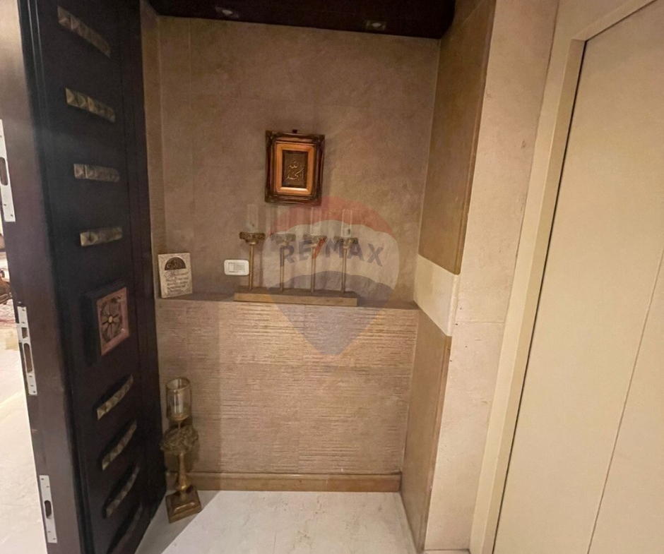 R9-3260 Apartment for Sale in Maarad Tripoli – 300 m² Panoramic View  شقة للبيع في المعرض طرابلس – 300 متر مربع،إطلالة خلّابة — Photo 10 of 17