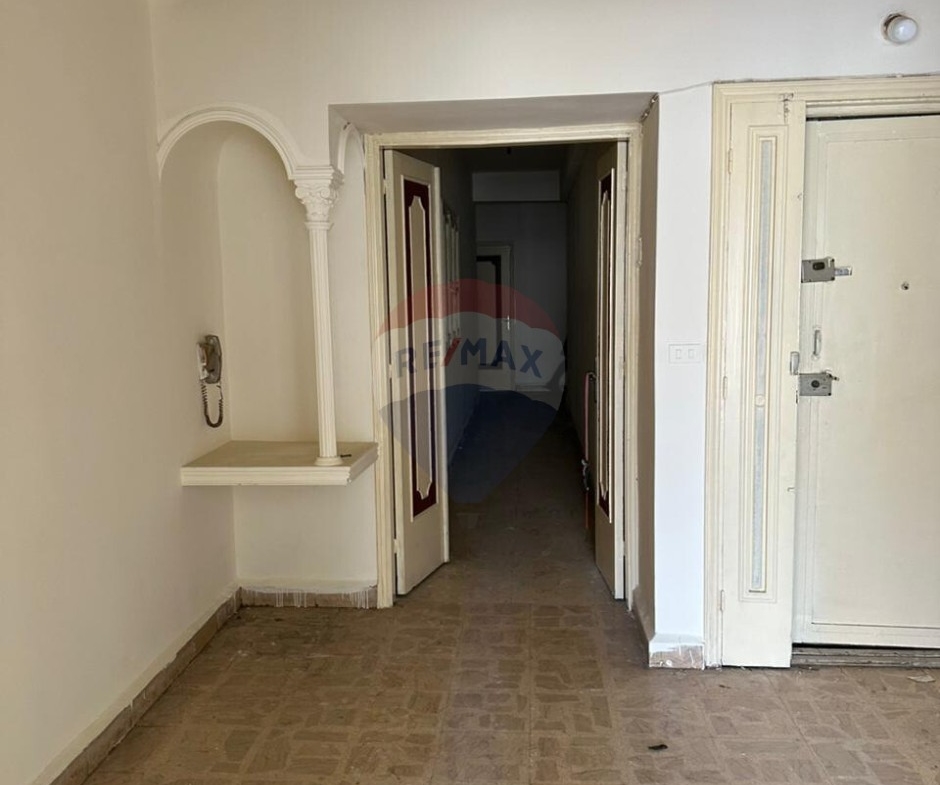 R9-3281 Apartment for Sale in Azmi Tripoli – 207 m² شقة للبيع في عزمي طرابلس – 207 متر مربع — Photo 11 of 12